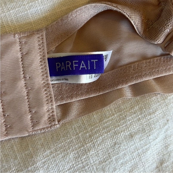 ✨Like NEW✨ Shear Full Coverage 40K Bra by Parfait! - Picture 3 of 5